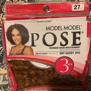 Model model pose SassyCurls Buy 1Get1Free